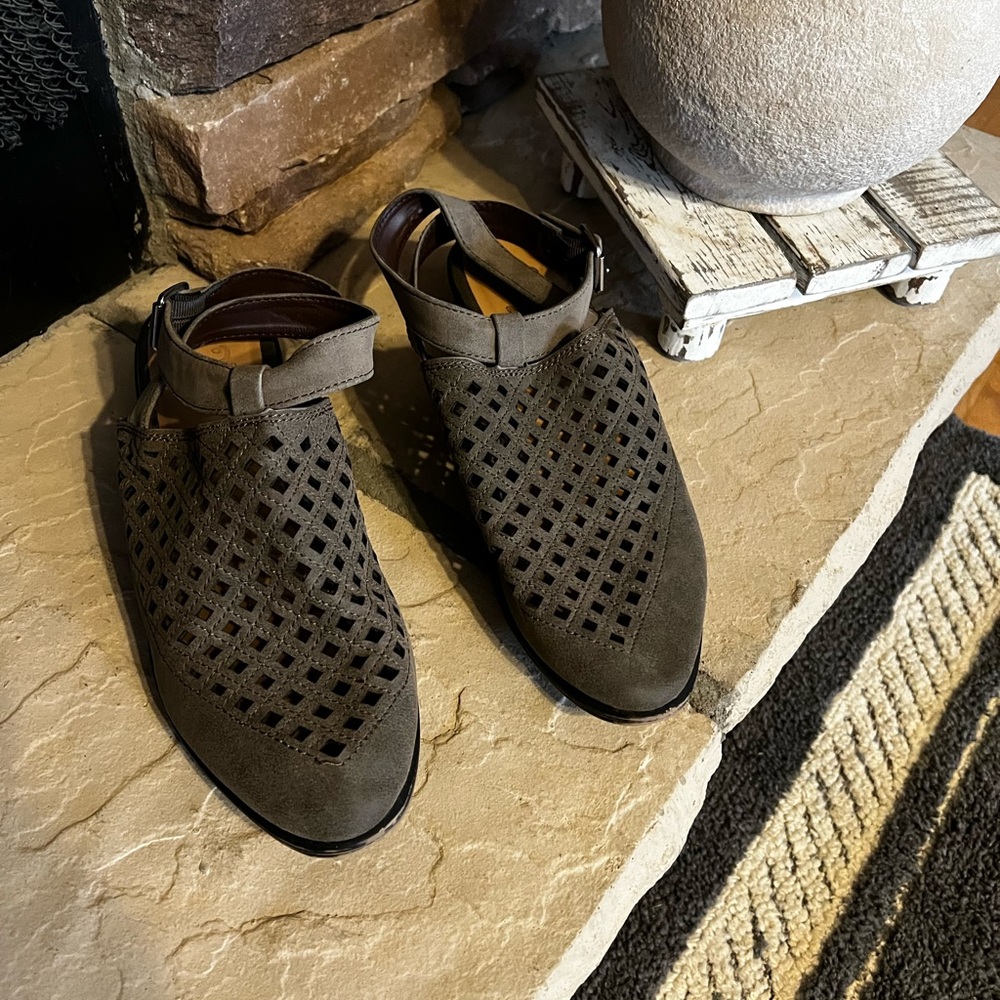 JG low heel booties